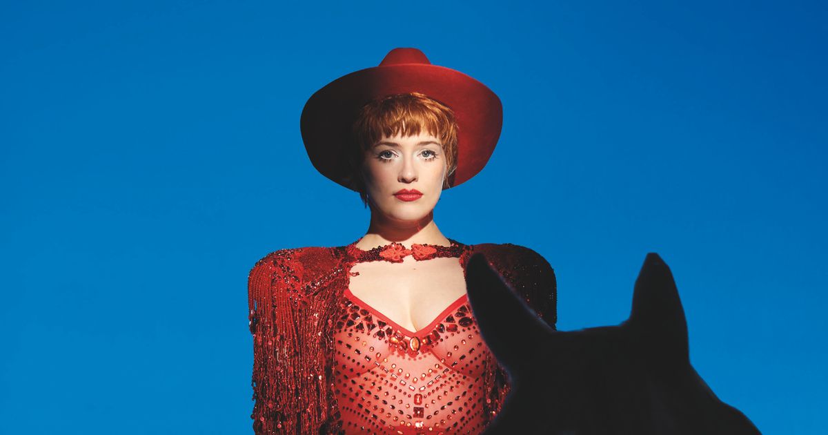 Valentina Tóth — Revue Revanche